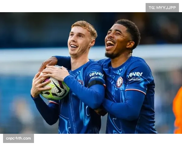 切尔西租将杰克逊亮相拜仁啤酒节，孔帕尼与球员团建引关注